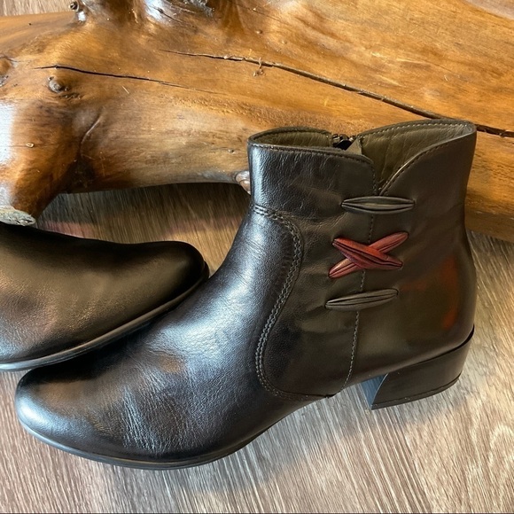 NWOT CANAL GRANDE BEATE Glove Soft  leather ANKLE BOOTS Black  SzEU39 US8/8.5 - Picture 1 of 8